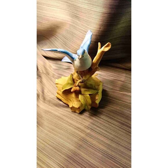 Hand painted blue bird music box - Picture 1 of 7